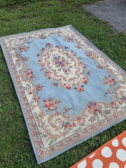 LOTS OF VERY NICE 5 BY 7 AREA RUGS