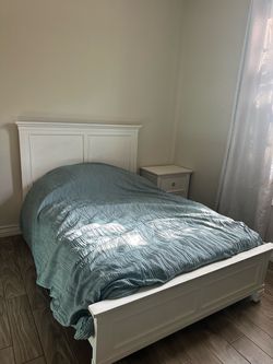 Full size bedroom set