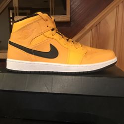Jordan University Gold Black Ones Size 11