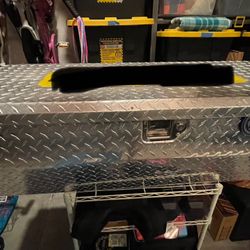Metal truck box