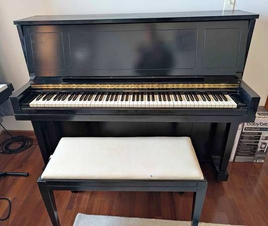 Steinway & Son’s Model 45 Studio Vertical Piano