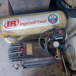 Air Compressor  Twin Tank  As Is Need A Switch 