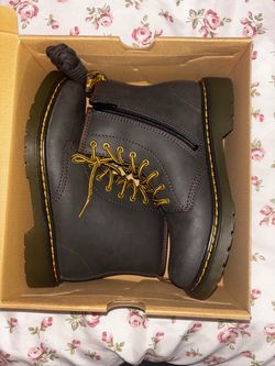Dr marten boots size 3