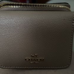 Coach Trifold