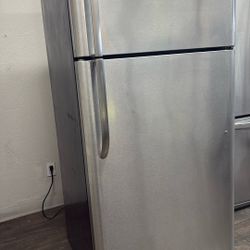 Frigidaire  Apartment Side 18 Cubic Feet 