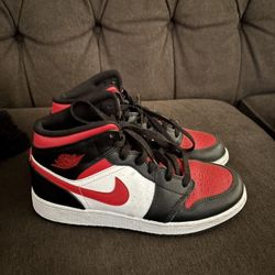 Air Jordan 1s Mid