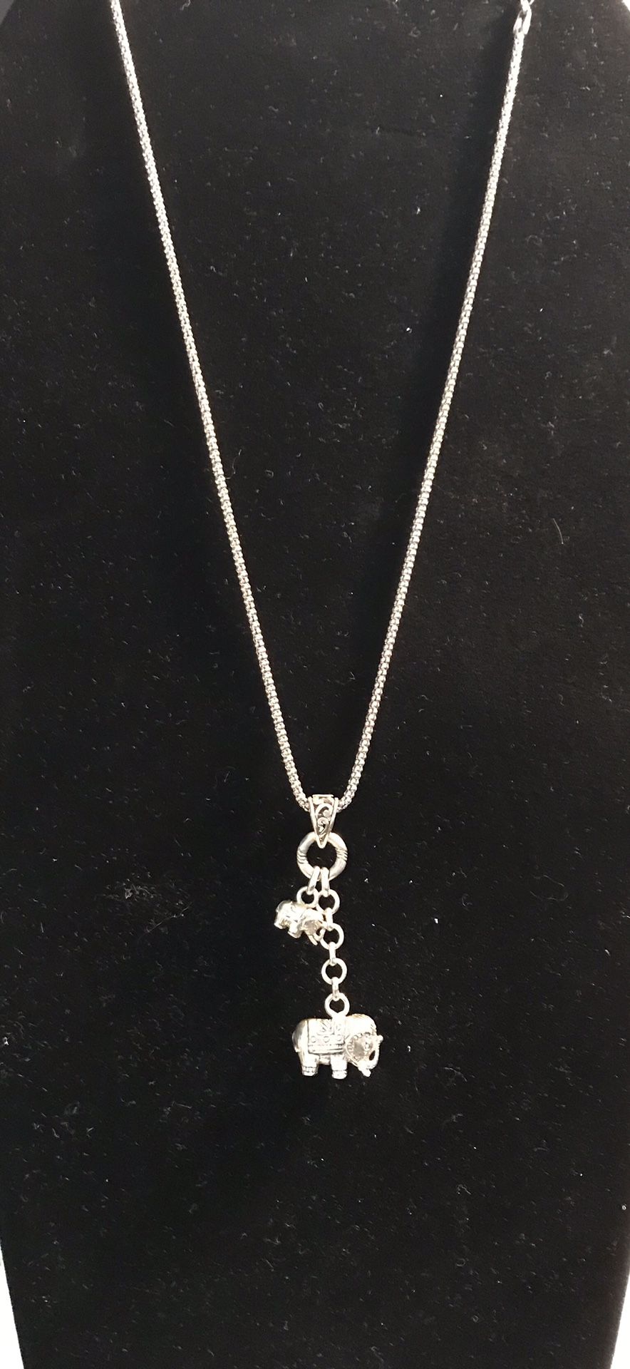 Thick sterling silver necklace with elephant & baby