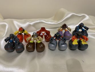Big Boots toy figures. Set of 8 pieces.
