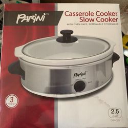 BRAND NEW in BOX CASSEROLE COOKER.   