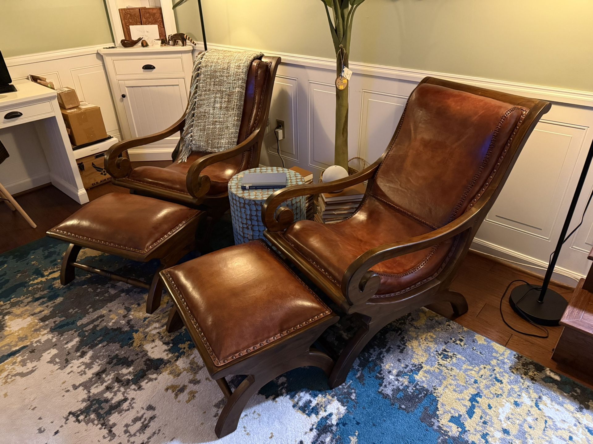Like New Grandin Road Augusto Chairs And Ottomans