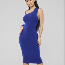 Large One shoulder asymmetrical dress by fashion nova comes in black too