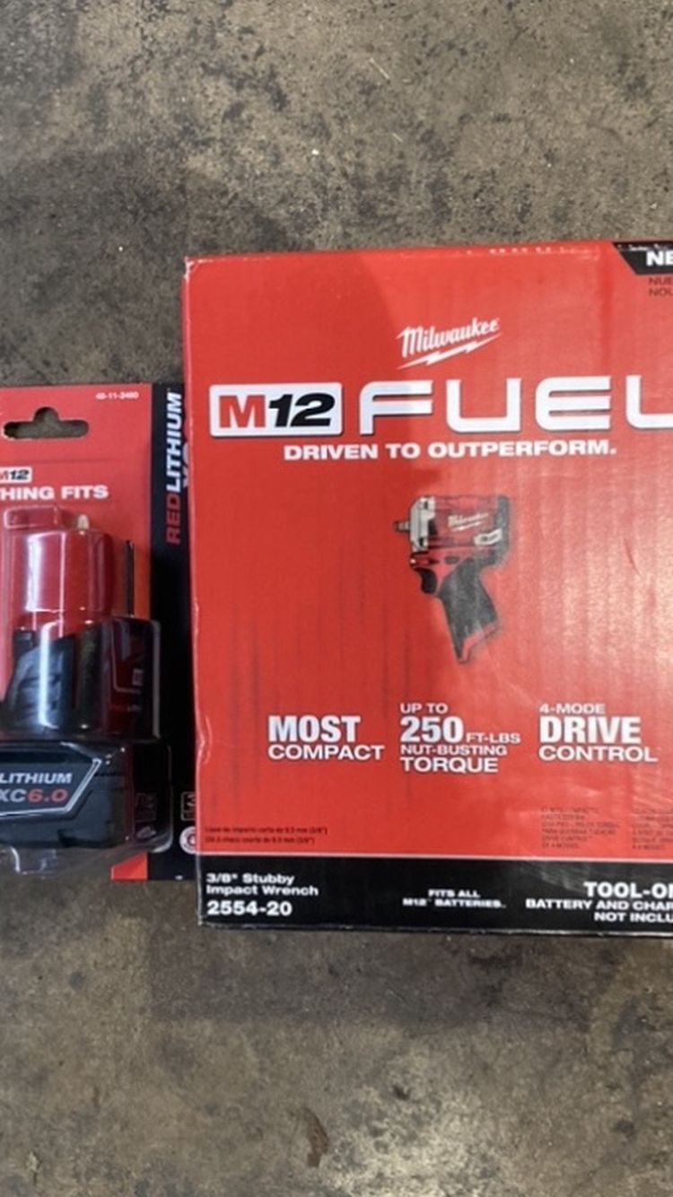 Milwaukee M12 Fuel Stubby 3/8 Impact Wrench And 6.0 Batt