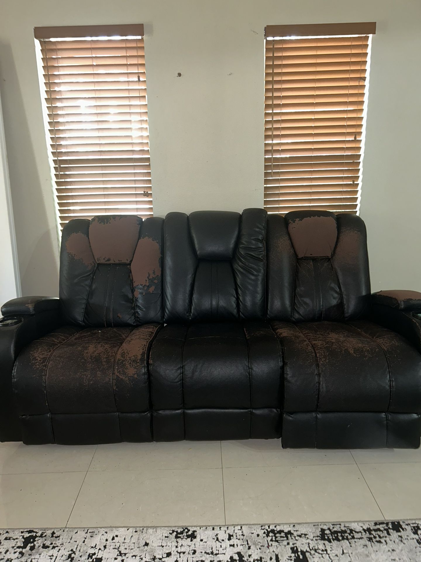 Free Electronic Reclining Couch 
