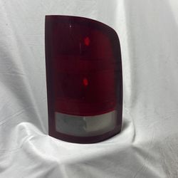 2002-06 Dodge Ram 1500 Right Side Taillight 