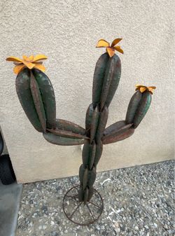 Metal Art Cactus decoration