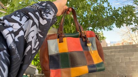 Fossil woman’s bag