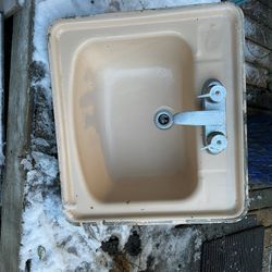 Vintage Sink Aluminum