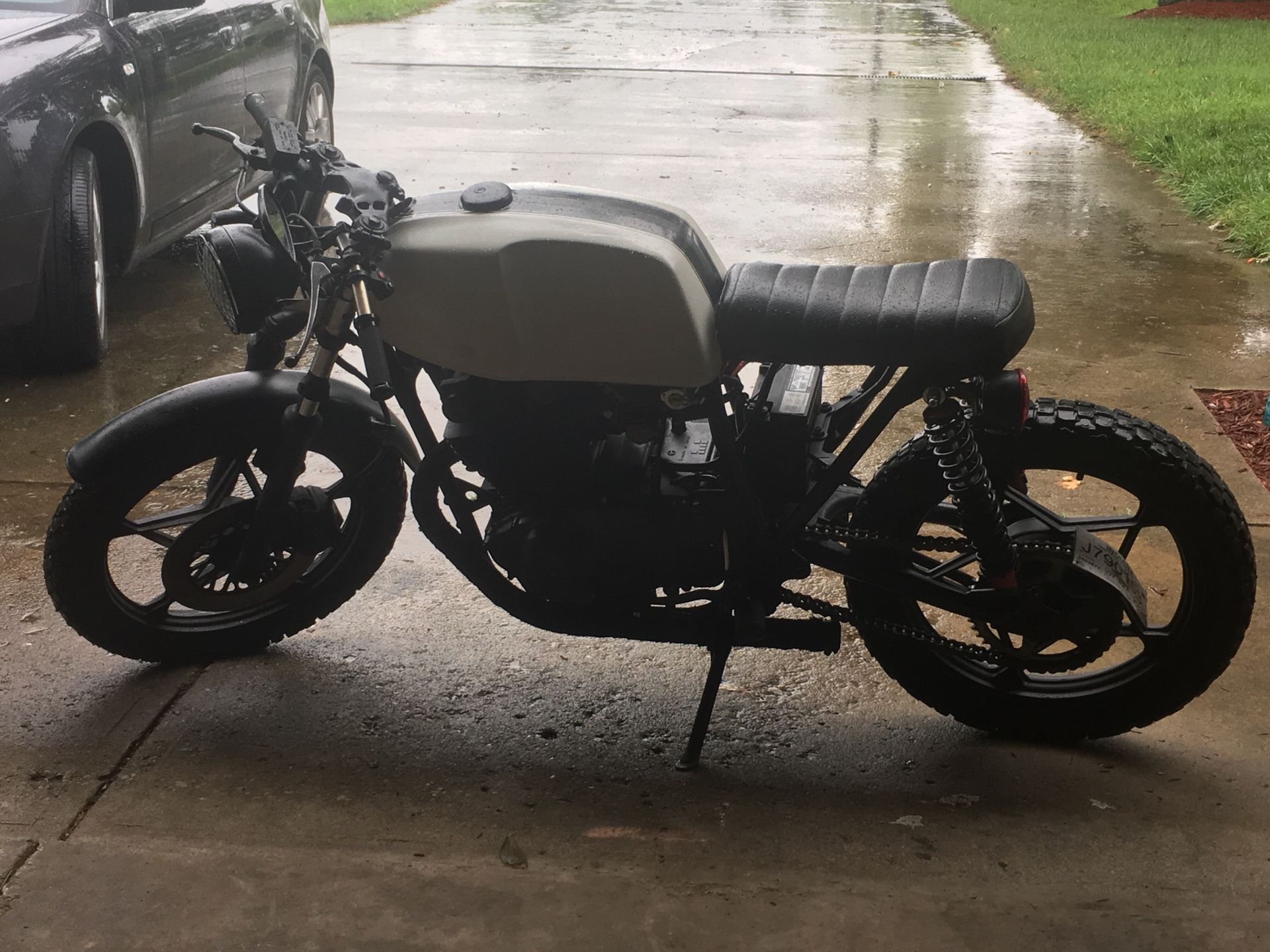 CLEAN CAFE BRAT RACER