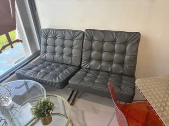 Barcelona-Style Accent Lounge Chair – From $400 📦 Florida