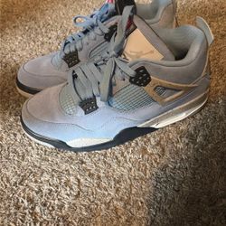 Jordan 4s Blue size 9.5
