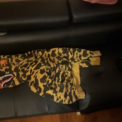 Brand-bape           Color -Yellow         Size-xl