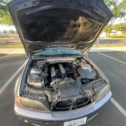 2003 BMW 325i