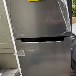 Refrigerator 10.1 Cu.Ft. 