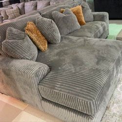 🍁Brand New 👌Lindyn Fog 2 Piece Sectional Sofa Couch With Chaise