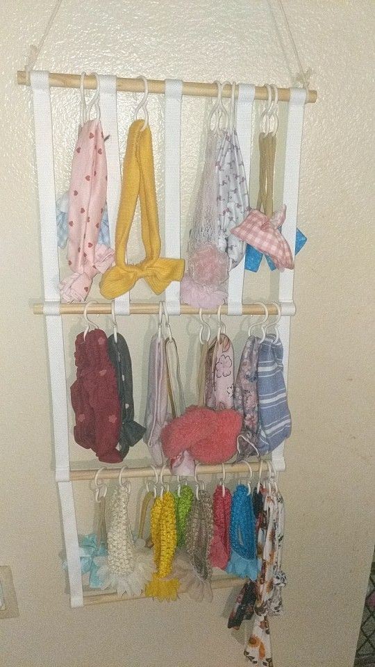 Wall Hanger With Hooks And Headbandsa