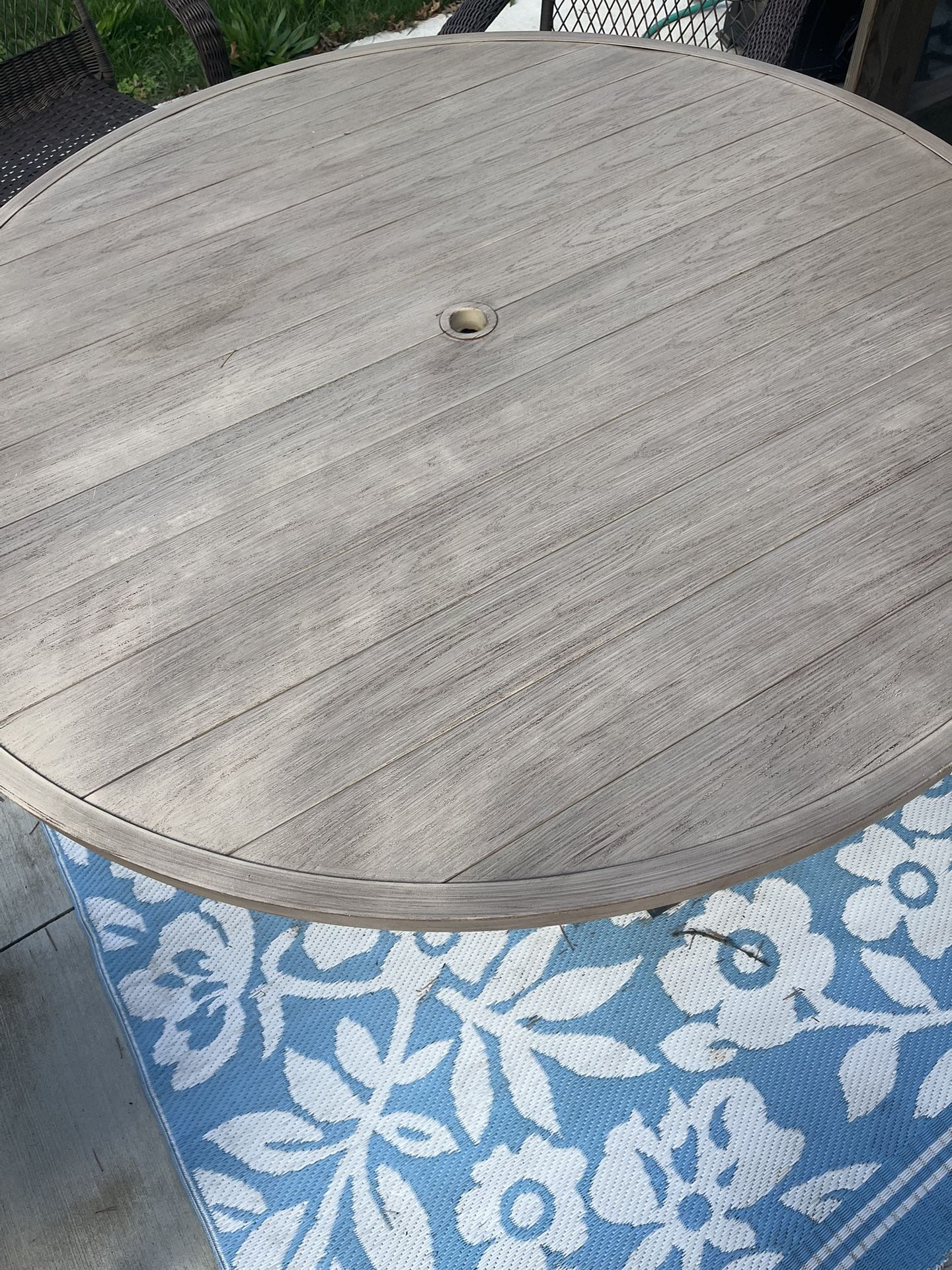 Patio Furniture- Like New, Barely Used- 6 Person