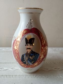 Beautiful Vintage Porcelain Vase with portrait of Sultan Osman.