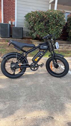 Electric bike ( Brand New) for sale🔥 48v 15Ah 32 Mph  1500w with 50 mile range .Come with, two keys, charger, pumper, accessories