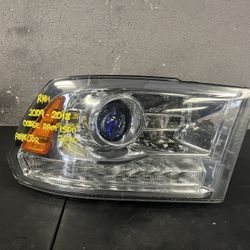2009-2010-2011-2012-2013-2014-2015-2016-2017-2018 DODGE RAM 1500 RIGHT PROJECTOR HEADLIGHT OEM USED