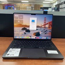 14 inch MacBook Pro M3 Max 128GB RAM 8TB SSD 2023 with Store Warranty And Financing Available!