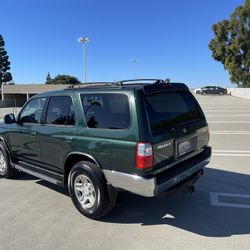 Toyota 4Runner SUV Tacoma SR5 2WD