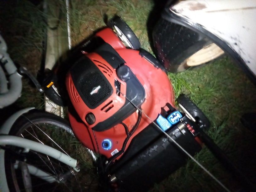 A Total Personal Place Lawn Mower With A 6.5 Horsepower Engine Light New Runs Great $175 Comes With Bag