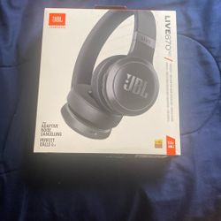 jbl live 670nc headphones