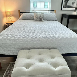 Very comfortable Queen bed and frame !