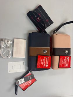 Purse with rechargeable battery