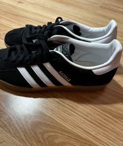 Black Adidas Gazelles Men’s 10