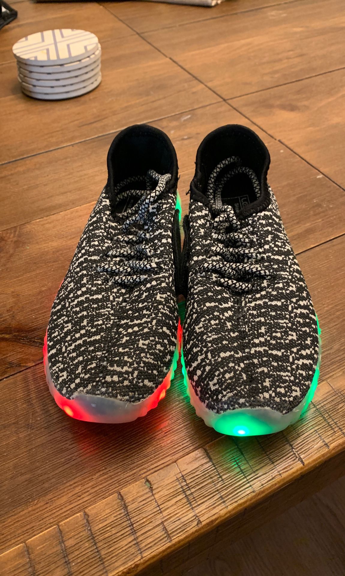 Kids size 2.5 light up running shoes