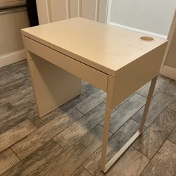 IKEA Micke Computer Desk In White 