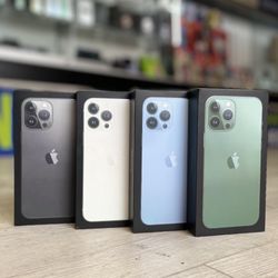 iPhone 13 Pro & 13 Pro Max Available (Unlocked) (Take It Home In Payment/ llévatelo a casa en pagos) 