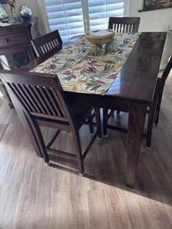 Solid Wood High-Top Dining Set With 4 Matching Bar Chairs-Beautiful And Sturdy