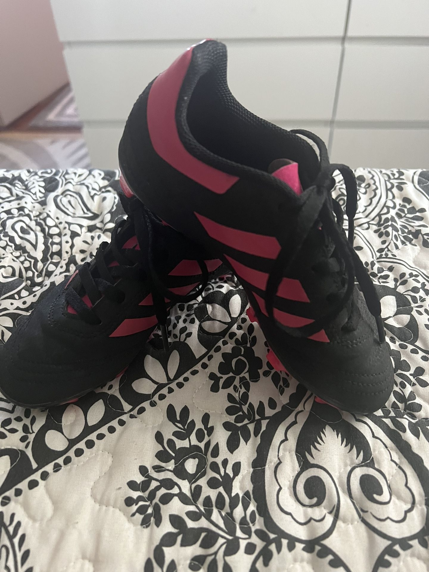 Girls Cleats Sz 12.5 & SHINS