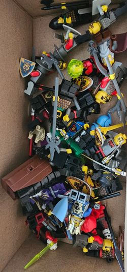 LEGO Knights Bulk Lot Mixed Parts & Pieces w/ Minifigure Parts, Multicolor