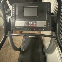   Nordic Track Treadmill     X11i   Commerce Incline   