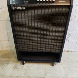 Yamaha Base Amplifier Hundred 115B