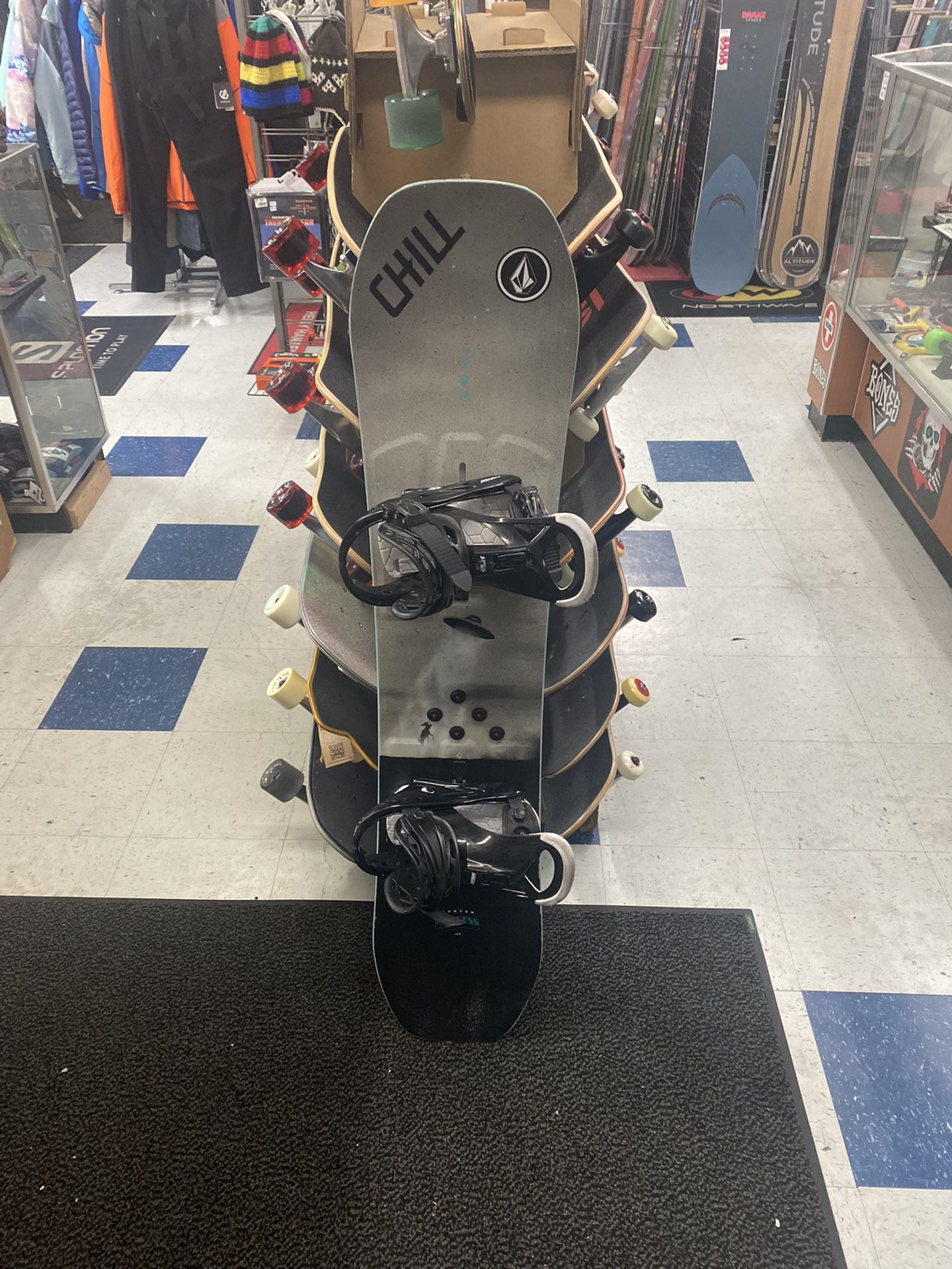 Burton Process Flying V 125 Snowboard With Custom Bindings Certified