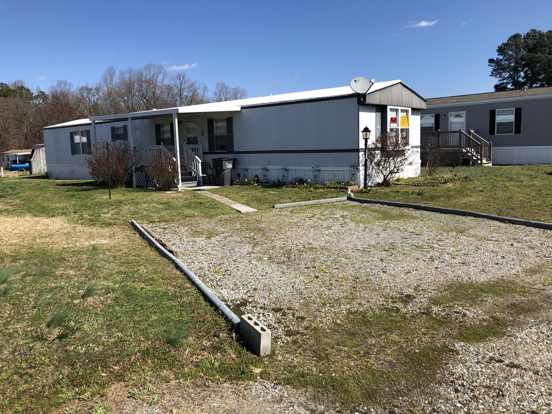 Beautiful,Furnished 3 Bedroom 2 Bath Mobile Home in quiet Windsor Manor